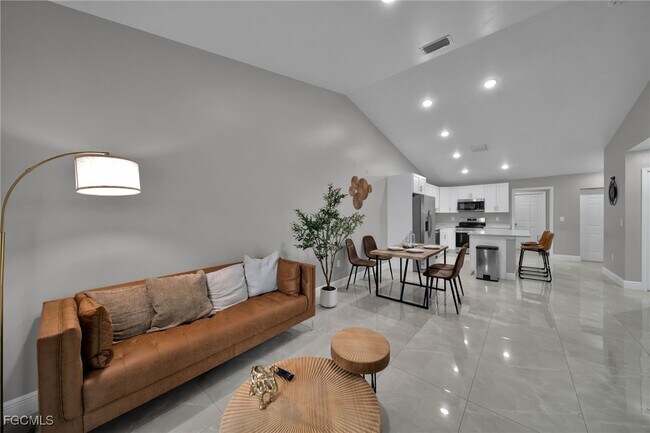 Building Photo - 1006 Albert Ave