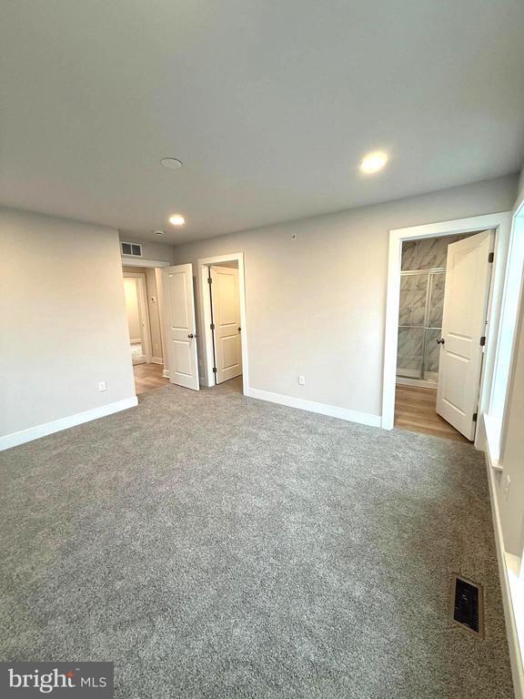 Building Photo - 4129 Ridgeview Ave