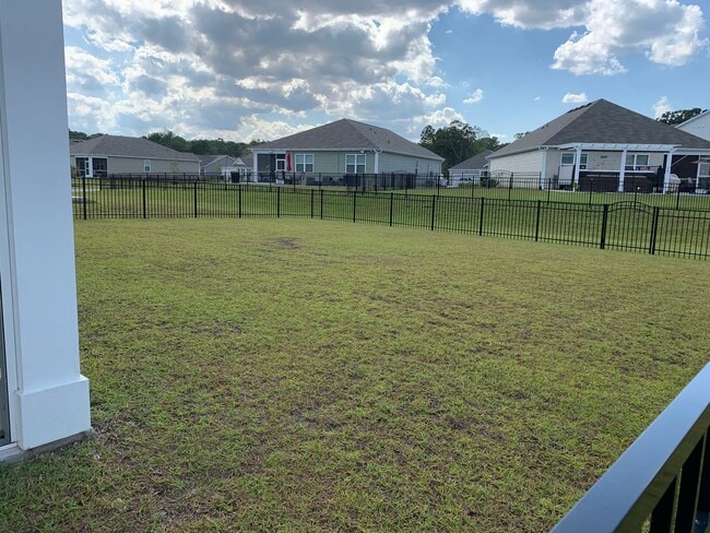 Building Photo - 4-Bedroom, 2-Bath Home in Heather Glen Com...
