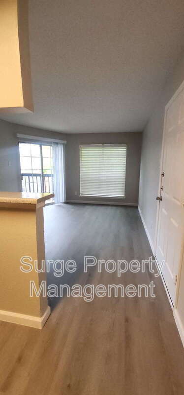 Building Photo - 18333 Roehampton Dr