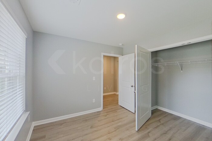 Building Photo - 656 June St