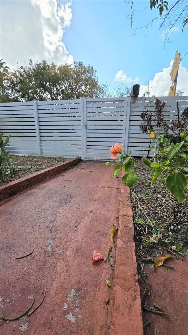 Building Photo - 5715 NW 6th Ave