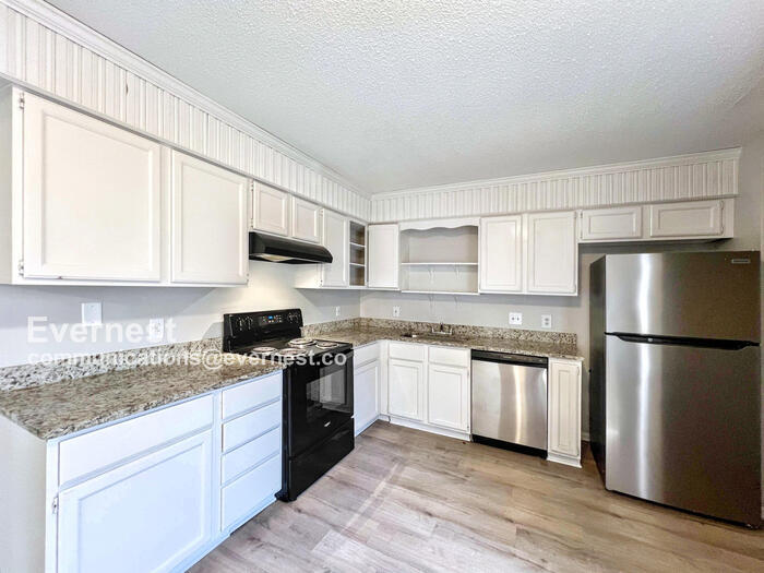 Building Photo - 4551 Ross Rd