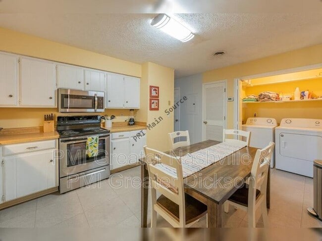 Building Photo - 309 Timberway Cir