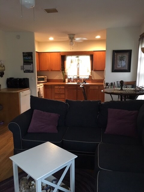 Building Photo - 381 Feura Bush Rd