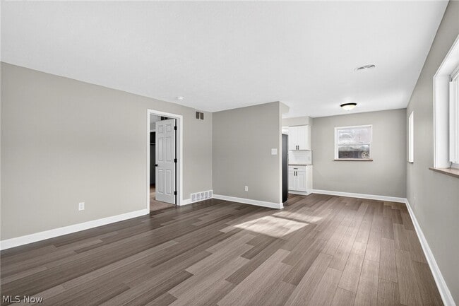 Building Photo - 211 Buffington Rd