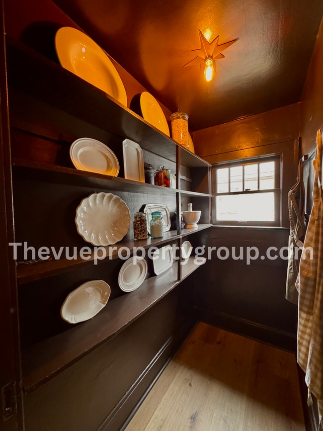 Building Photo - Completely remodeled 3 bedroom, brimming with charm & modern updates!