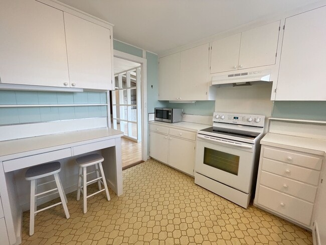 Building Photo - N116ach (REOM)