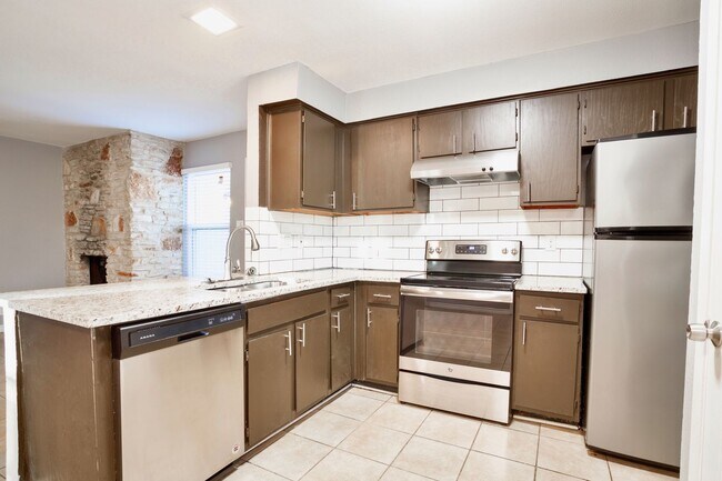 Building Photo - 4431 Whispering Valley Dr