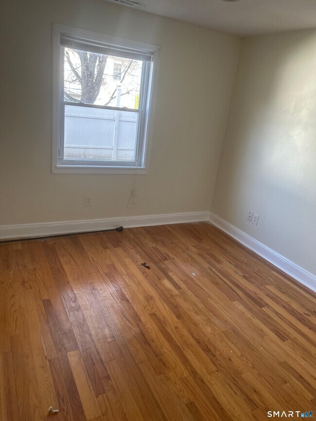 Building Photo - 30 Stevens St