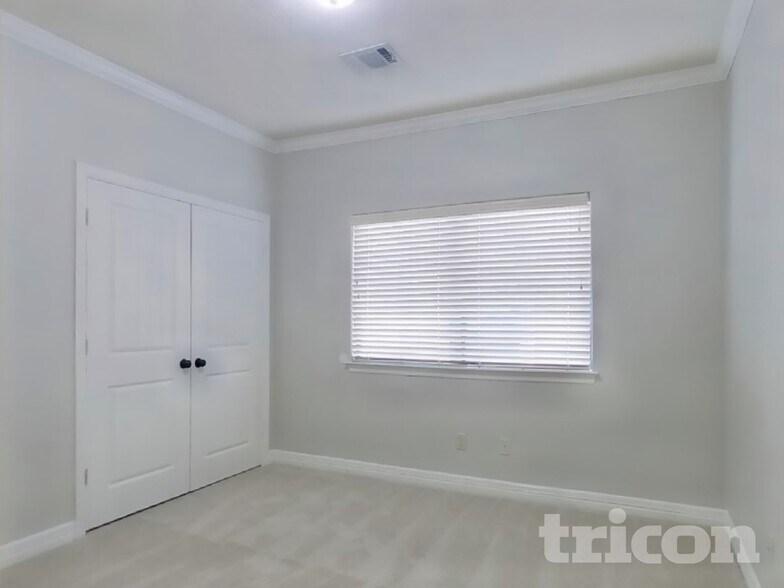 Building Photo - 103 Lullaby Ln