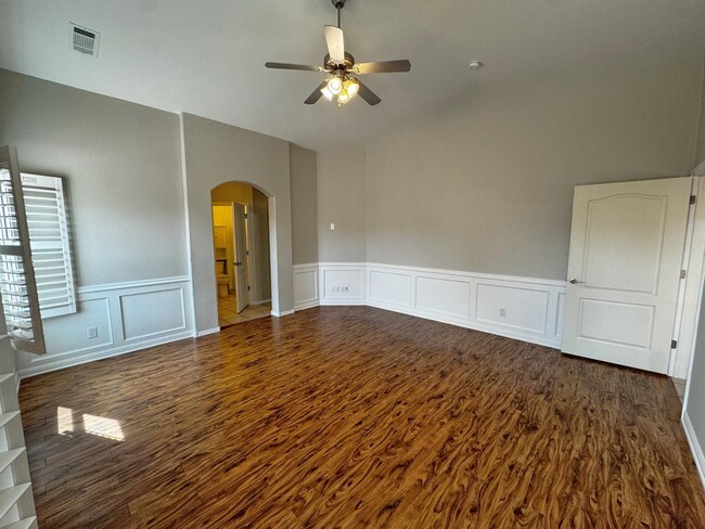 Building Photo - 8608 Quail Creek Ct NE