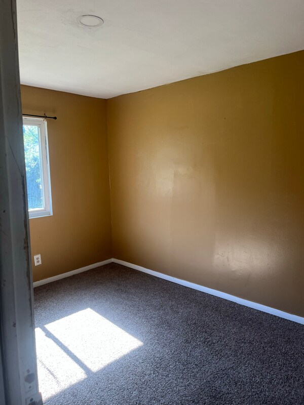 Building Photo - 2018 Hickorydale Dr