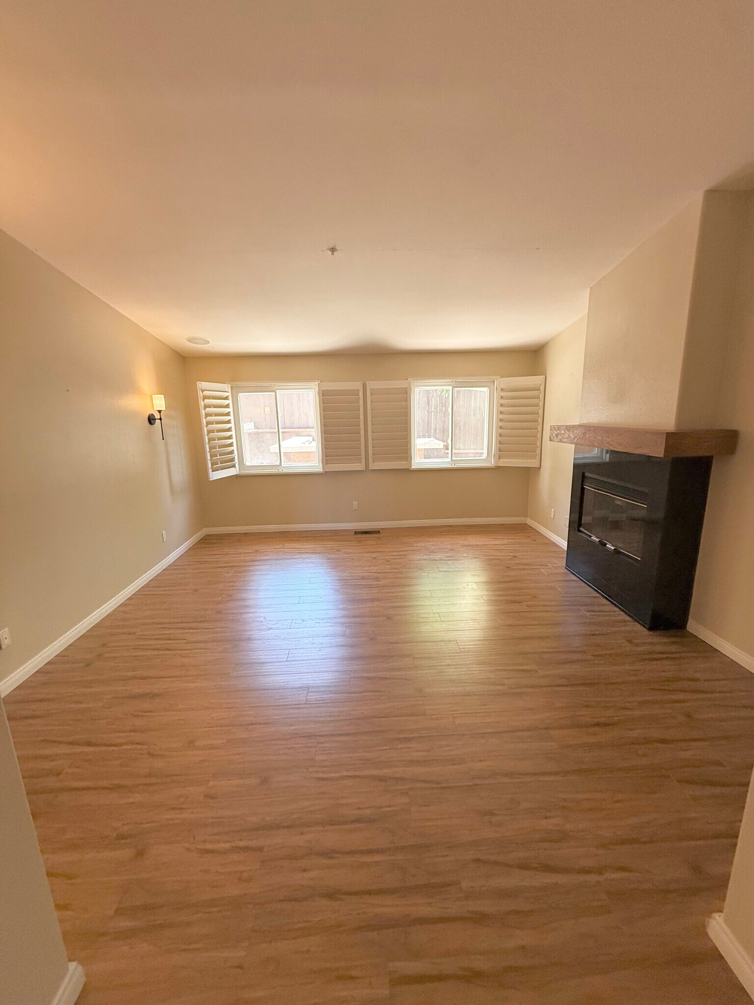 Building Photo - 709 Bozanich Cir