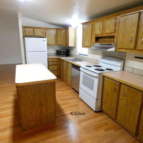 Kitchen - 1808 McIver