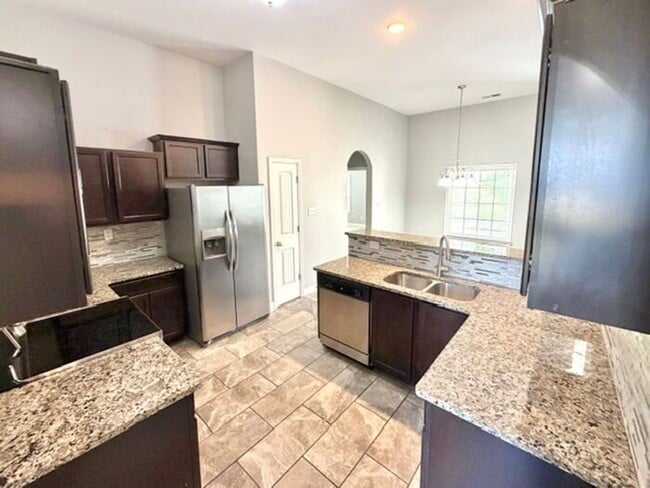 Building Photo - Now Leasing 4 Bedroom 3 Bath Home In Southeast Memphis off of Riverdale.