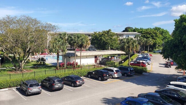 Building Photo - 3401 Bimini Ln