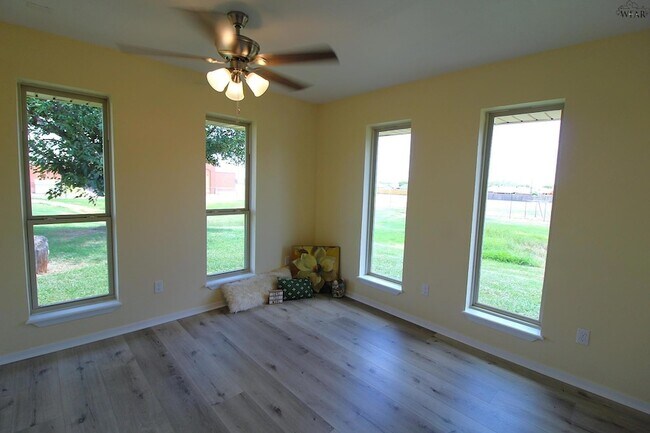 Building Photo - 1218 Christine Rd