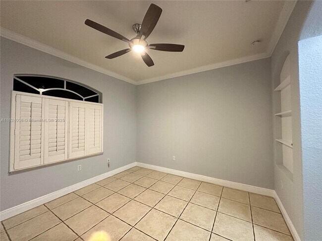 Building Photo - 2841 Poinciana Cir