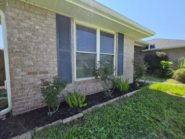 Building Photo - 2295 Heritage Cir