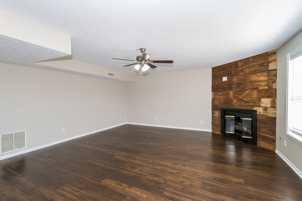 Building Photo - 1099 Meadowview Ct