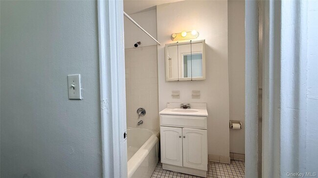 Building Photo - 2190 Boston Rd