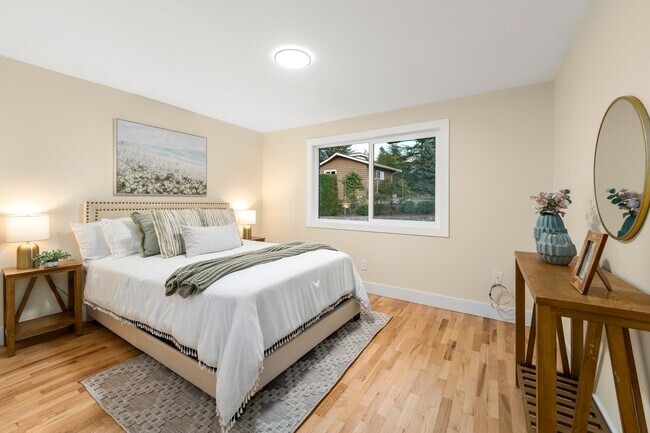 Building Photo - 130 SW 194th St