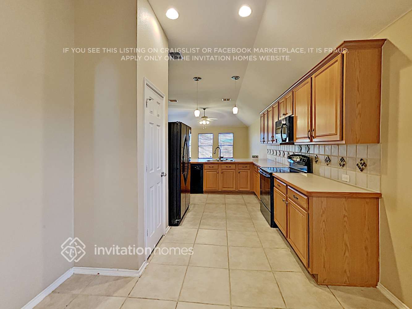 Building Photo - 1112 Sweetwater Dr