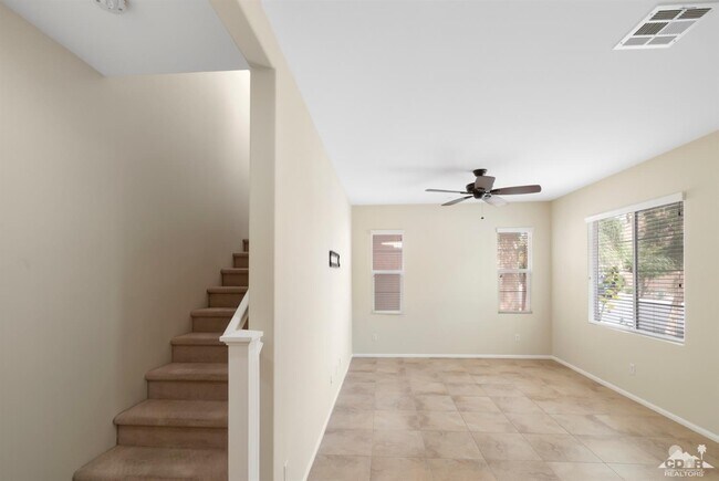 Building Photo - 3 Bed 2.5 Bath Spanish Walk Villa Palm Desert