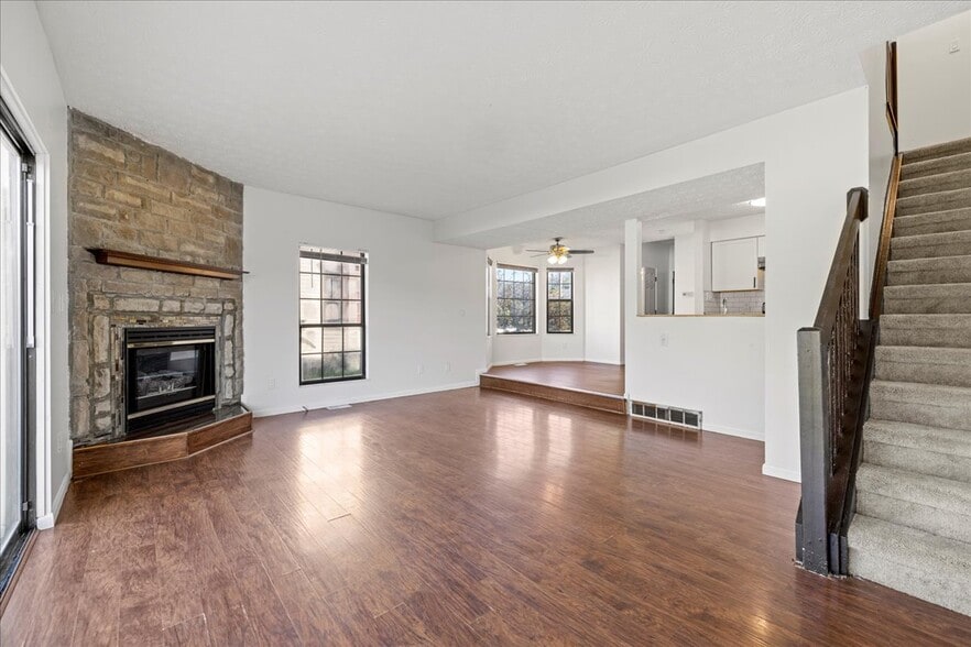 Building Photo - 1600 Rock Creek Dr