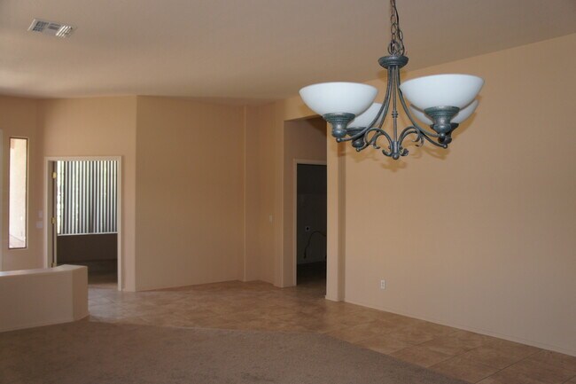 Building Photo - - Beautiful Home in Estrella Mountain Ranc...