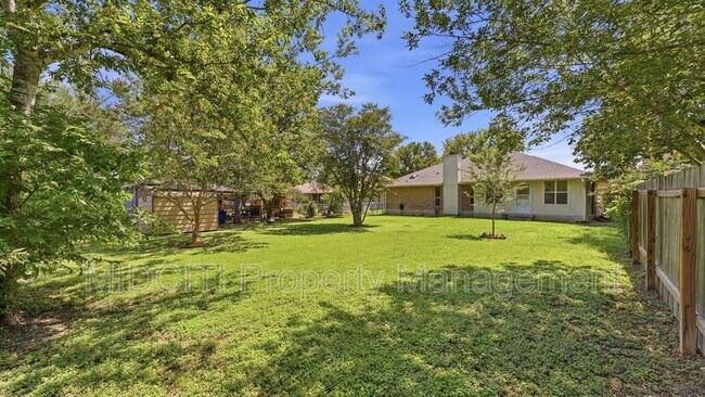 Building Photo - 1233 Hollyhock Ln