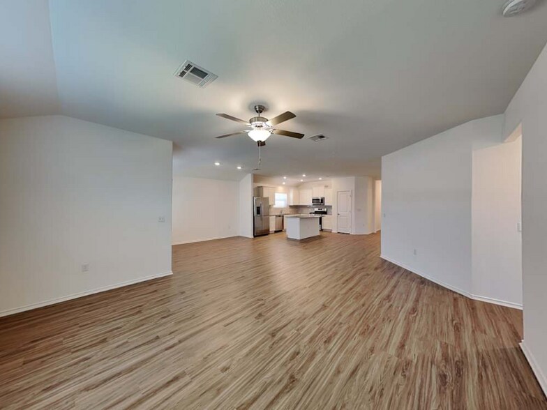 Building Photo - 10500 Steinbeck Dr