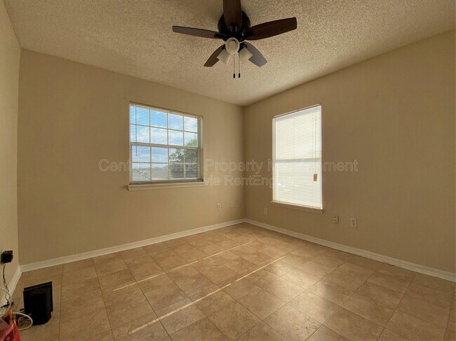 Building Photo - 4417 Waterside Pointe Cir