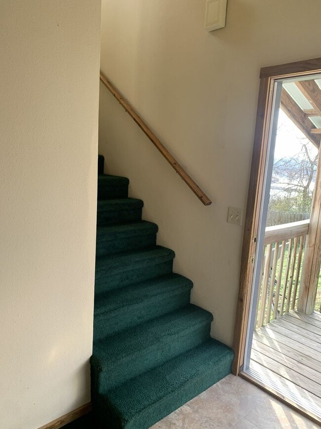 Building Photo - Duplex Available in Forsyth!