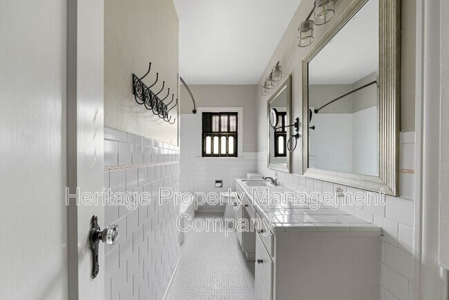 Building Photo - 109 E Norwood Ct