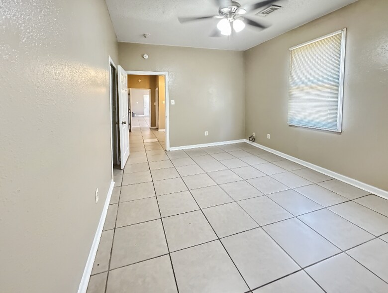 Building Photo - 1228 S Genois St