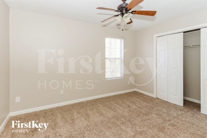 Building Photo - 2324 Sandspring Dr SW