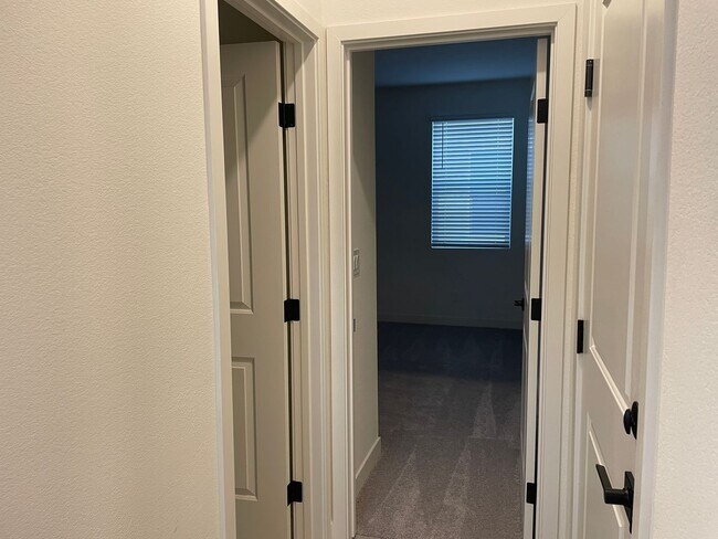 Building Photo - Southwest Las Vegas 2024 Gated Community Brand New Home ,Silverado Ranch  area