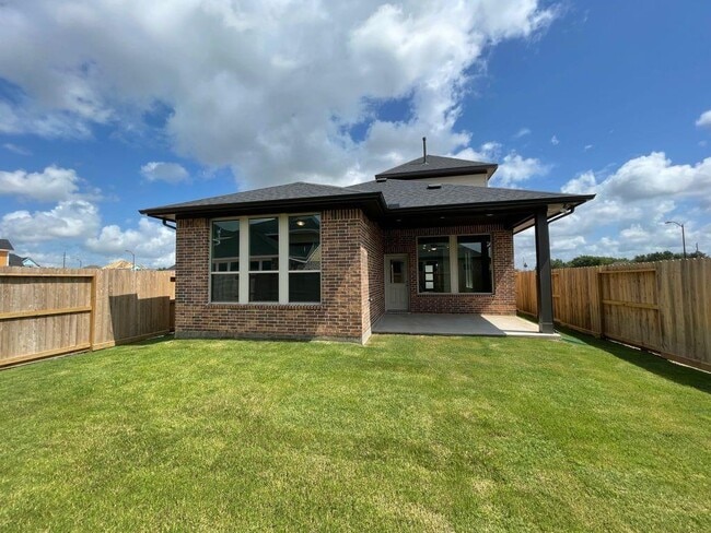 Building Photo - 24227 Cedar Colony Dr