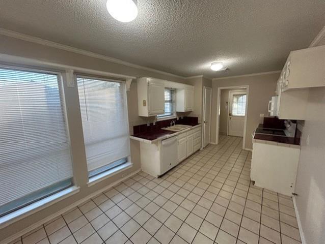 Building Photo - 422 S 4th St