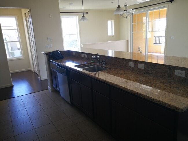 kitchen - dining - 4791 Perugia St