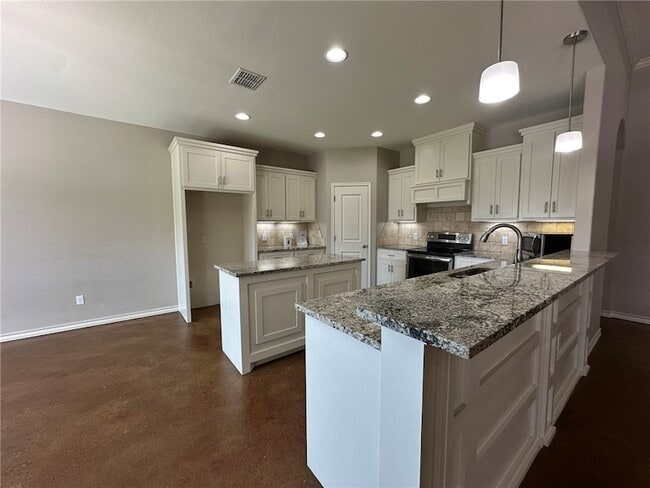 Building Photo - 106 Chiman Cir