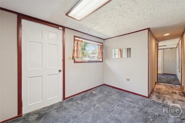 Building Photo - 742 E Park Ave