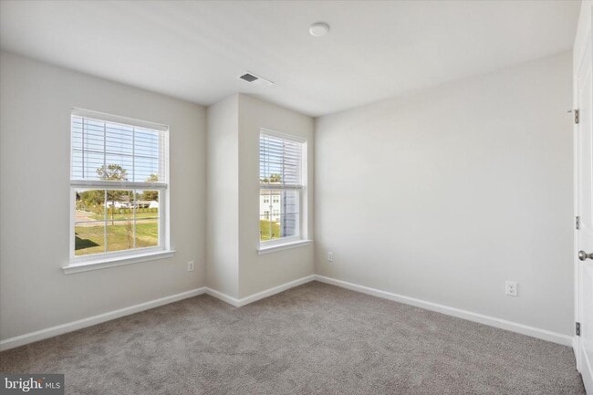 Building Photo - 76 Fonthill Ct