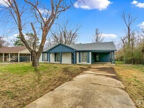 Building Photo - Nice and cozy single story house