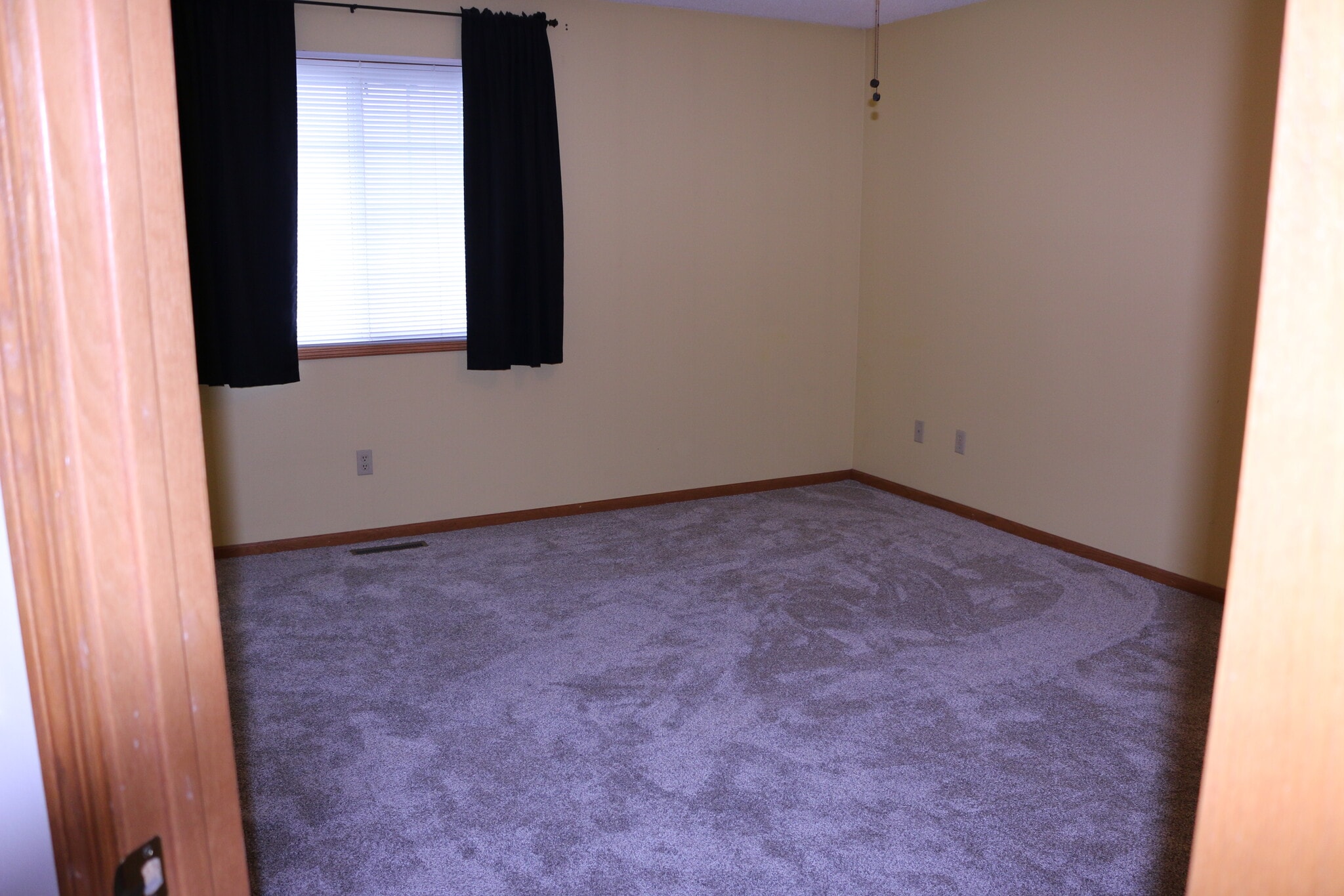 Building Photo - 2696 Mallard Dr