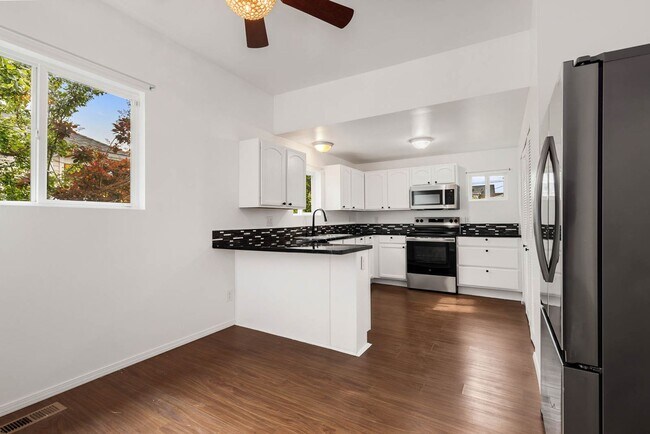 Building Photo - 3930 S Angel Pl
