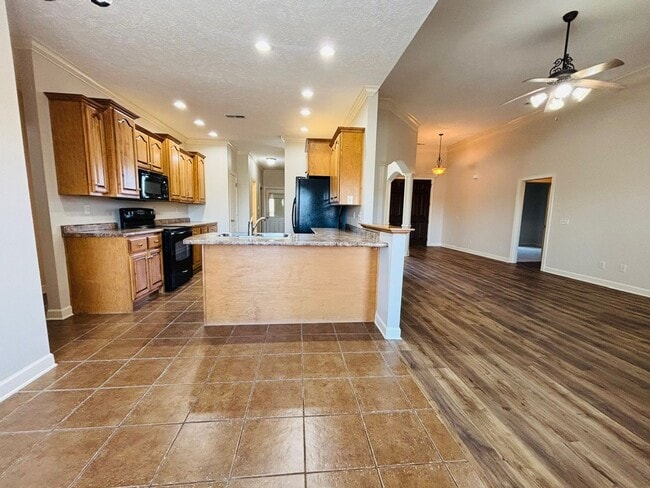 Building Photo - Walnut Trace Subdivision