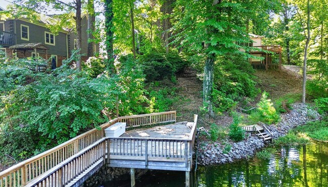 Building Photo - 151 Seagrove Ln